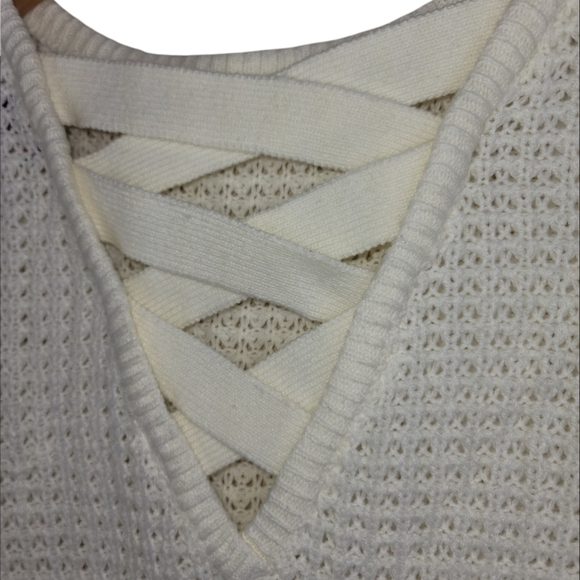 AMBIENCE APPAREL Crisscross back, crewneck sweater - Picture 4 of 10